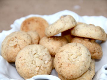 Crunchy almonds biscuits